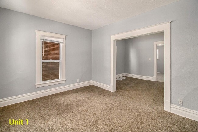 Building Photo - 1037 Bement St