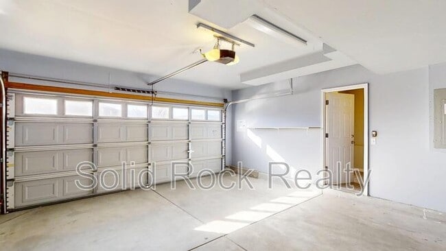 Building Photo - 6161 Kingdom Vw