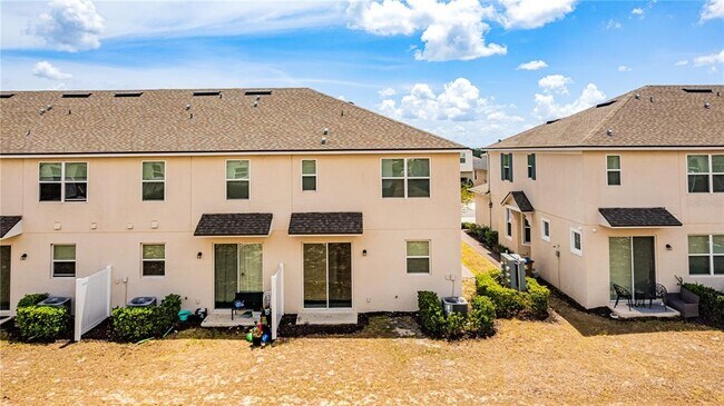 Building Photo - 1124 Lakeshore Breeze Pl