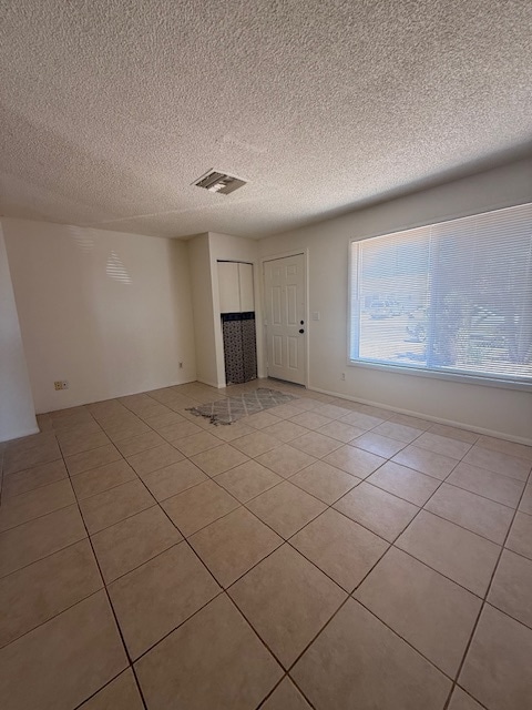 Building Photo - 1131 W Ross Ave