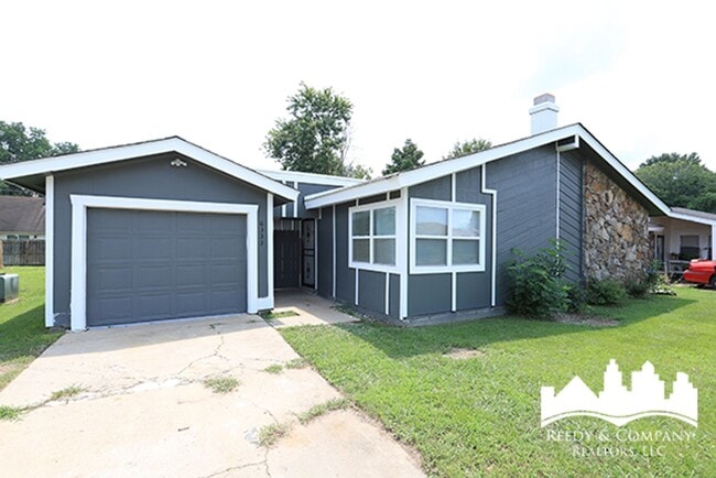 Building Photo - 6333 Raible Dr