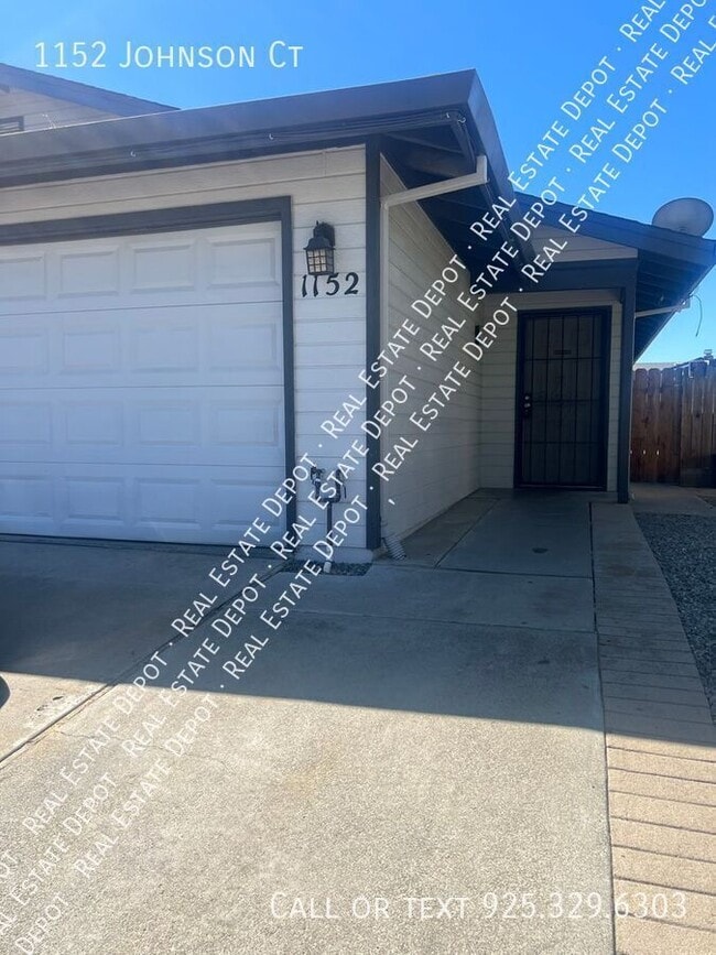 Primary Photo - 1152 Johnson Ct