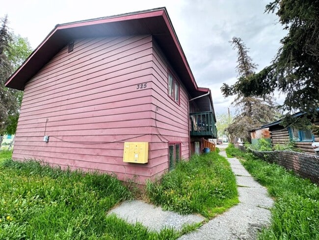 Building Photo - 325 N Hoyt St