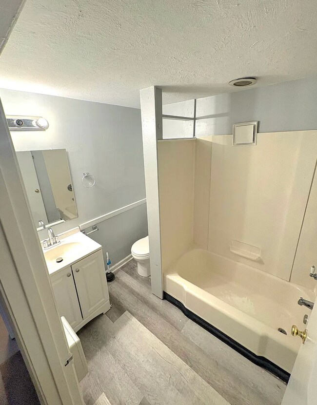 Building Photo - 1027 Cochran Mill Rd