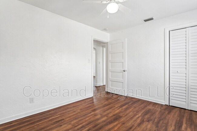 Building Photo - 4636 Fairfield Ave S