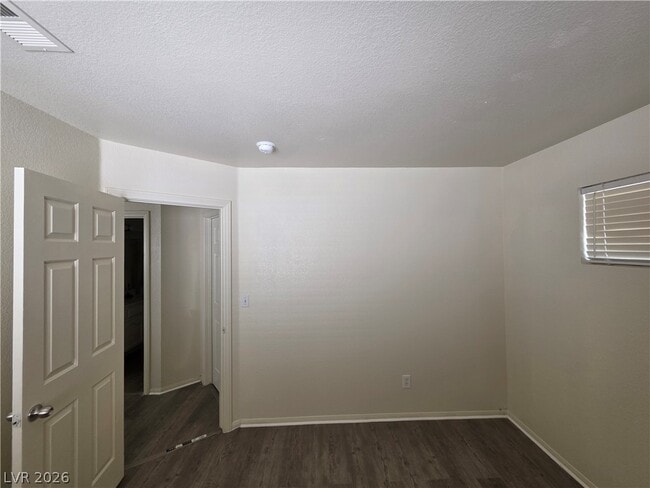 Building Photo - 8008 Dover Shores Ave