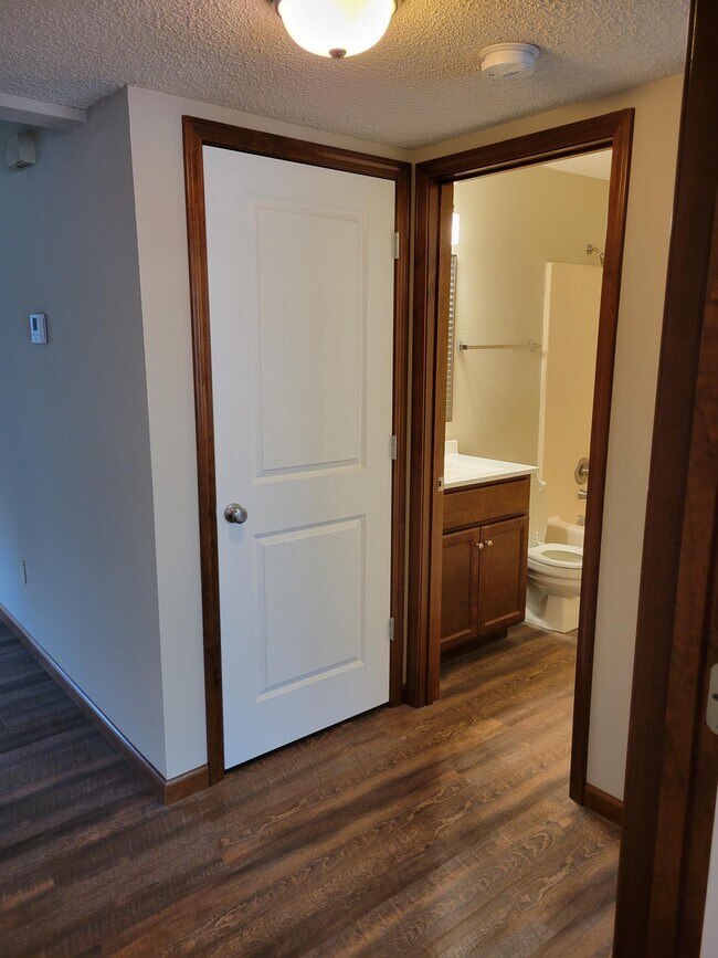 Building Photo - 31 Cherry Tree Ln