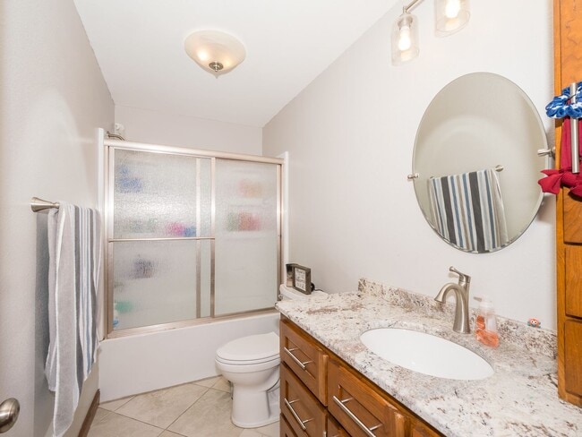 Building Photo - Cute 4 bedroom home for rent! Recently Upd...