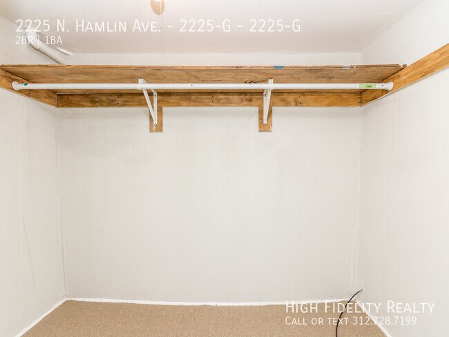 Building Photo - 2225 N Hamlin Ave