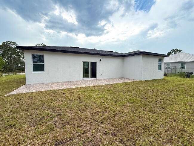 Building Photo - 4700 Sunbeam St