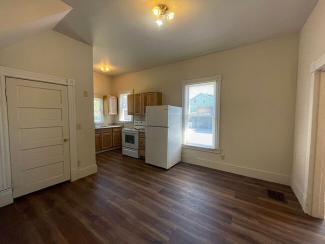 Building Photo - Boise Home with Large Basement, Yard, New ...