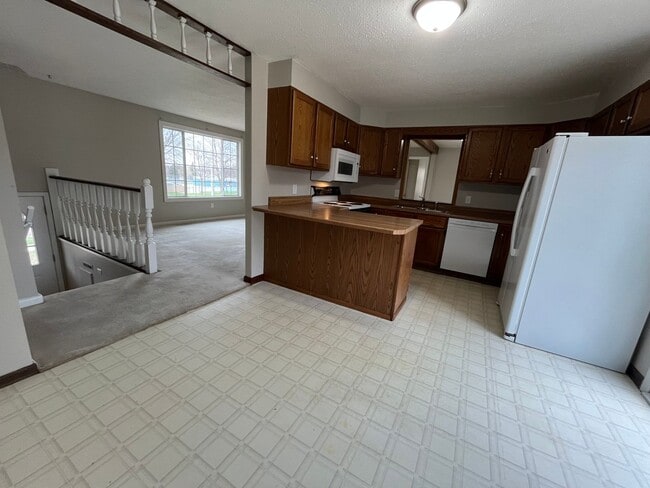 Building Photo - 4 Bed/2 Bath Rental Home with Fenced in Yard!