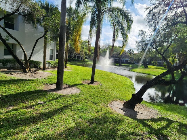 Building Photo - 651 Lyons Rd