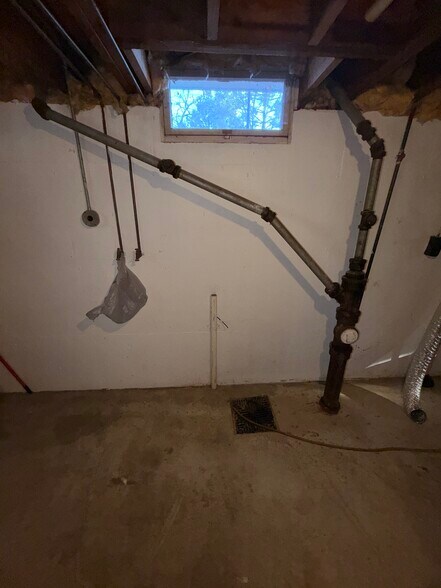 Building Photo - 741 Appleton Rd