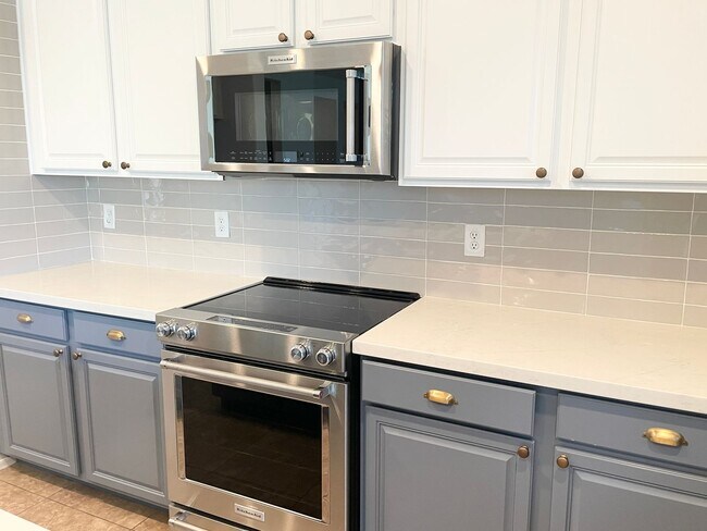Building Photo - Upgraded Two Story Home In Power Ranch! To...