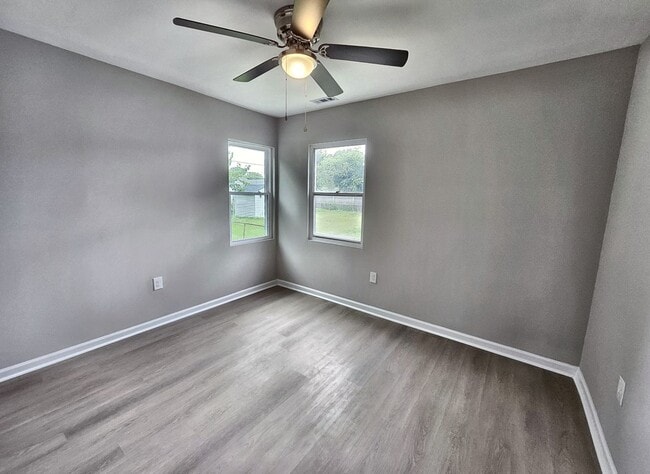 Building Photo - Newly Renovated 3 Bedroom Ranch Home