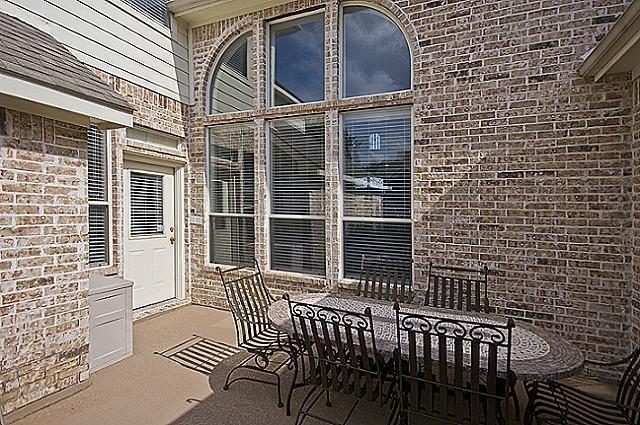 Building Photo - 2009 Briarbrook Ln