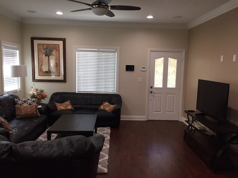 Front door - 7522 Fountain Ave