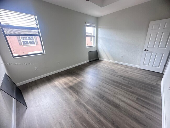 Building Photo - 15290 SW 118th Terrace