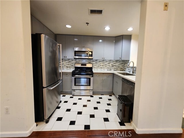 Building Photo - 580 W Main St