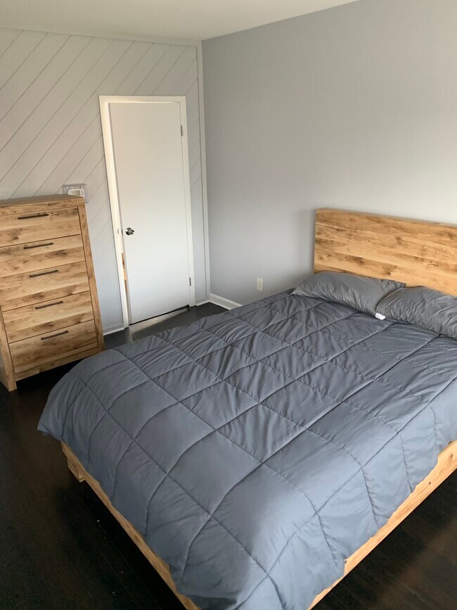 Building Photo - 174 Orland St