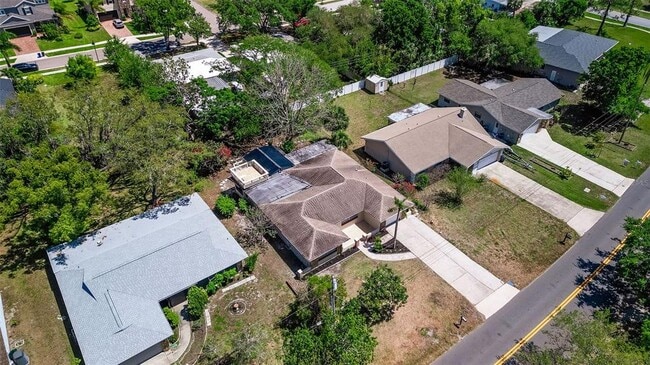Building Photo - 834 Riverside Dr
