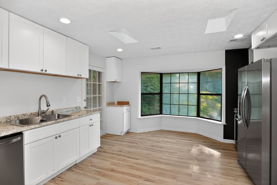 Building Photo - 468 Watson Ferry Dr