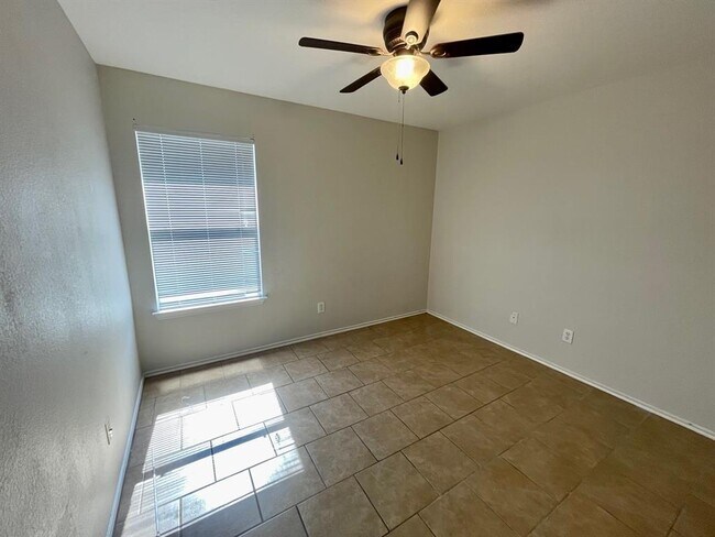 Building Photo - 112 Cowboy Cove