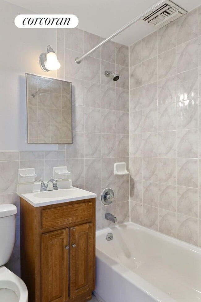 Building Photo - 50 S Oxford St