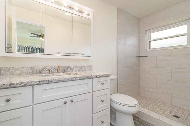 Building Photo - 446 Timberlake Dr