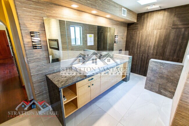 Building Photo - 39614 N 7th St