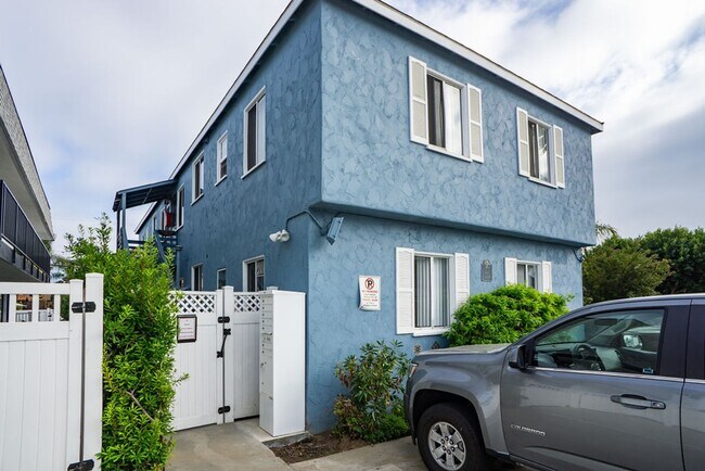 Building Photo - Great two bedroom, one bath beach bungalow...