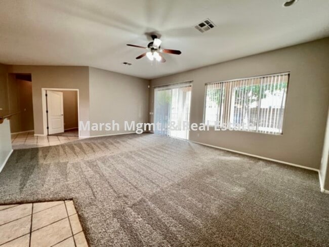 Building Photo - Beautiful 3 bedroom + den home in Gilbert with private pool!