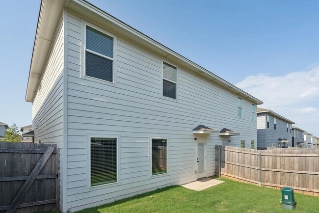 Building Photo - 19500 Molly Pl