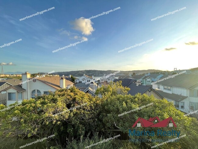 Building Photo - Available August 1st   Waterview Large Bal...