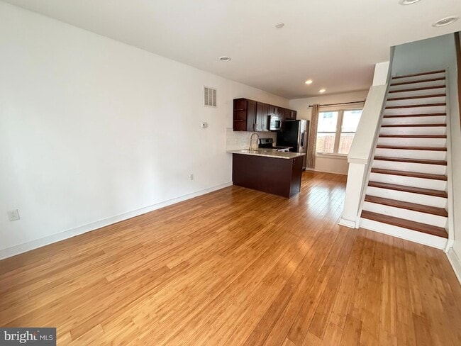 Building Photo - 3013 W Cabot St