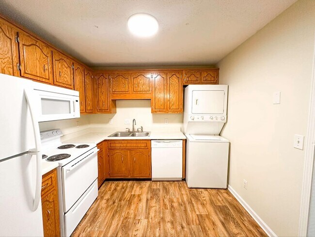 Building Photo - 100 Ballygar St