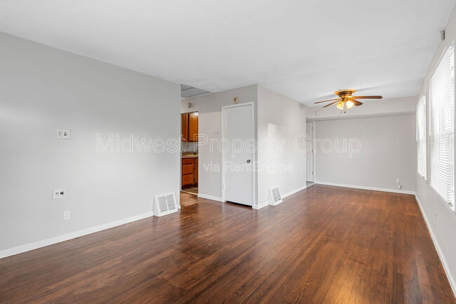 Building Photo - 306 Banff Cir