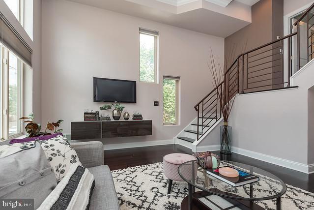 Building Photo - 1357 N Mascher St