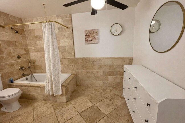 Building Photo - 6843 NW 29th Ave