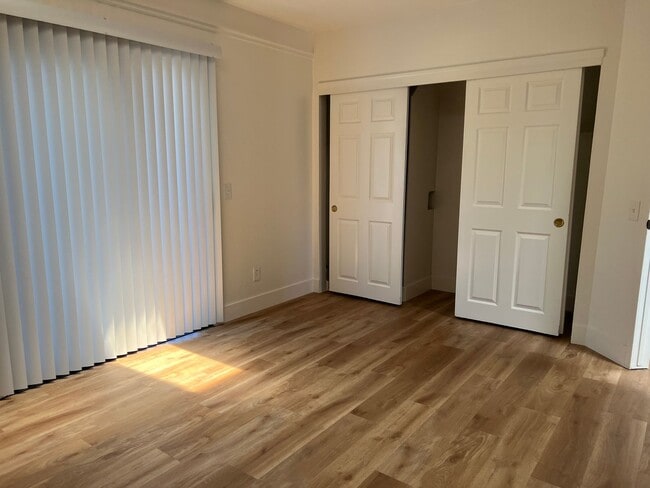 Building Photo - Great 1 bedroom 1 bathroom cottage on wood...
