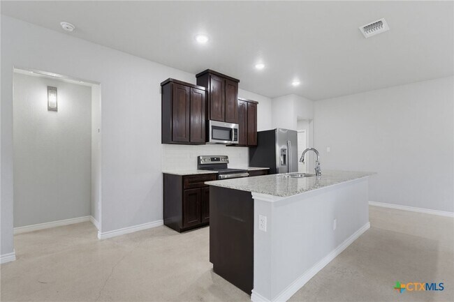 Building Photo - 1645 Dryden Ave
