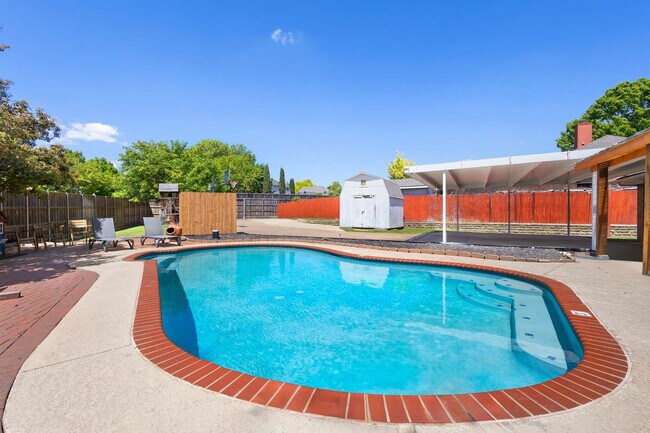 Building Photo - 3913 Baywatch Dr