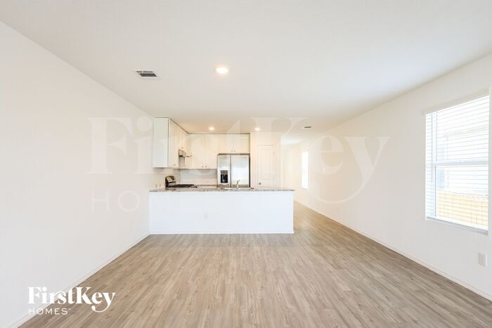 Building Photo - 1347 White Willow