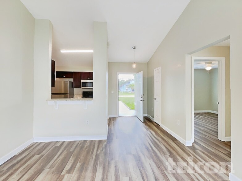 Building Photo - 2107 Flintlock Blvd