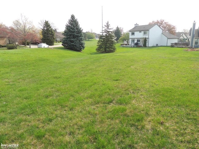 Building Photo - 1600 Stonecrest Dr
