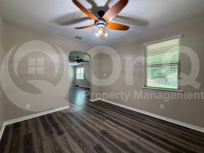 Building Photo - 606 Corbin Dr