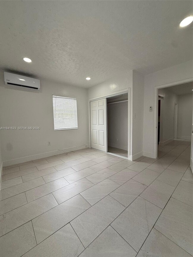 Building Photo - 600 NW 116th Terrace