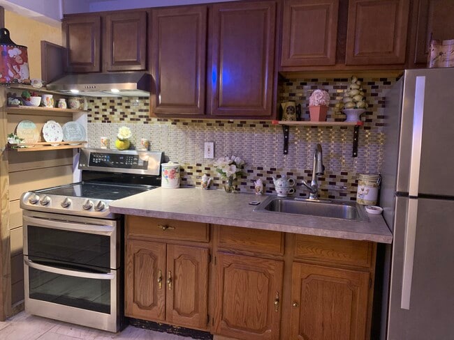 Building Photo - 270 N 1st Ave