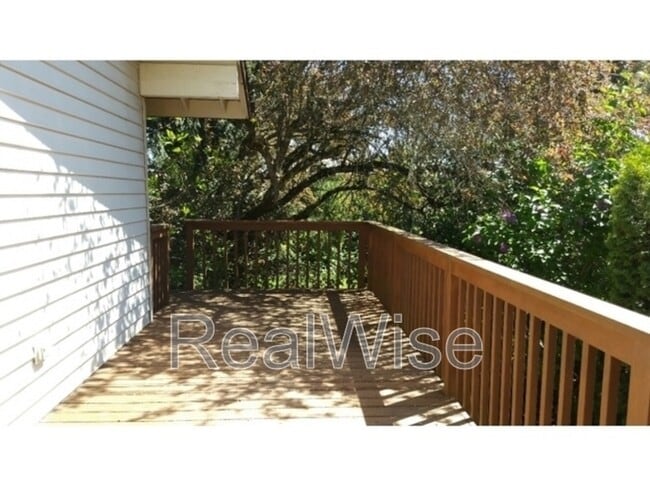 Building Photo - 7730 SW Eaker Pl